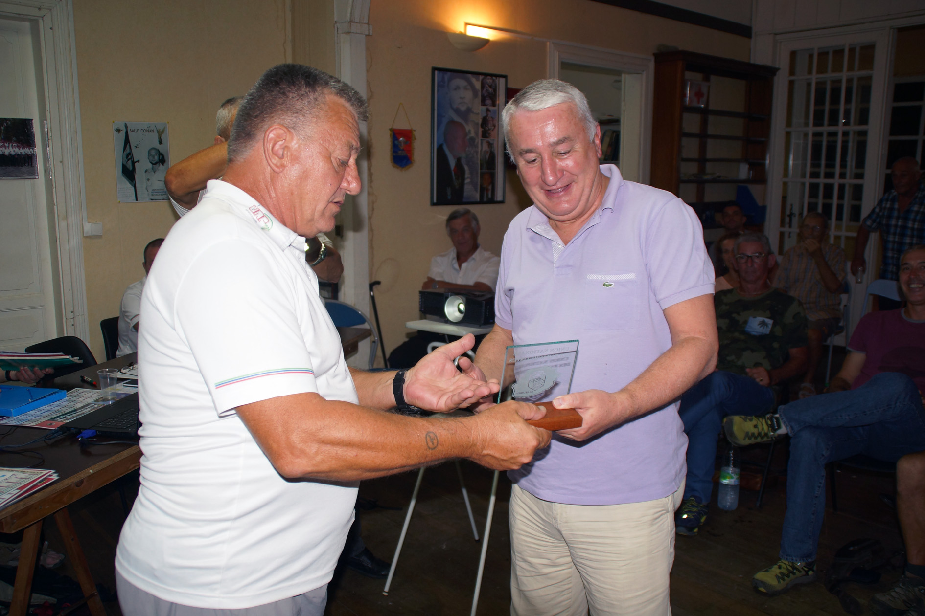 Remise de souvenir au Gal CAMBOURNAC le 3 mars 2016